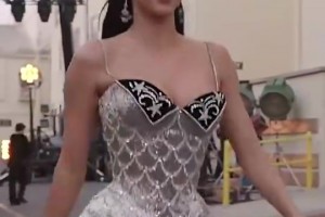 肯豆·詹娜为好莱坞大秀开场，这大体格符合吧友审美不？